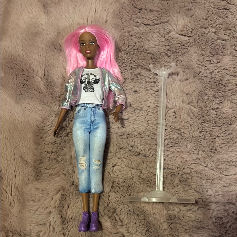 Career Barbie (missing headphones and mini laptop)